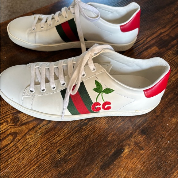 Gucci Cherry Sneaker sz 9.5 - Picture 1 of 7